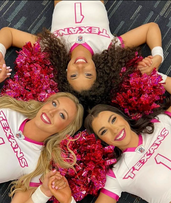 Texans Cheer In Pink!