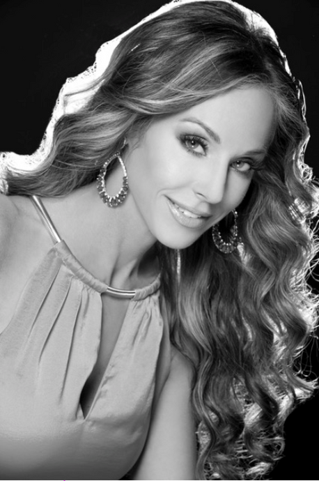 TPF Certified August Spotlight Artist Janet Blum